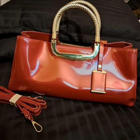 New sassy and sexy top handle box in delicious red - Picture 3 of 8